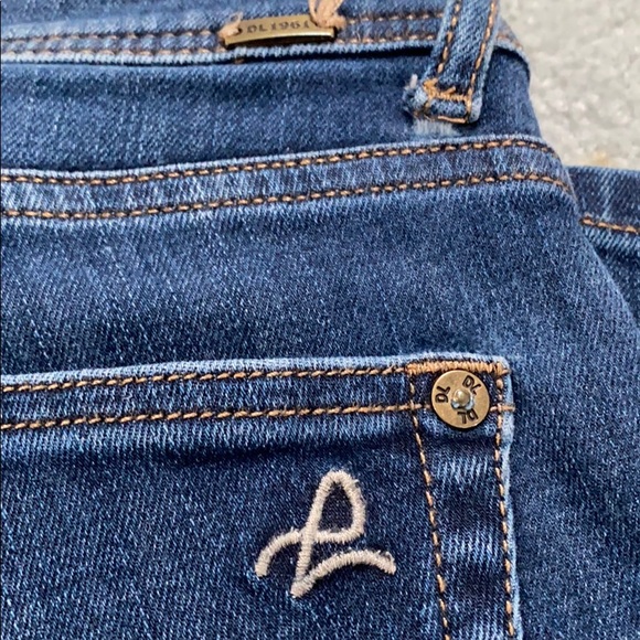 DL 1961 - Picture 8 of 9